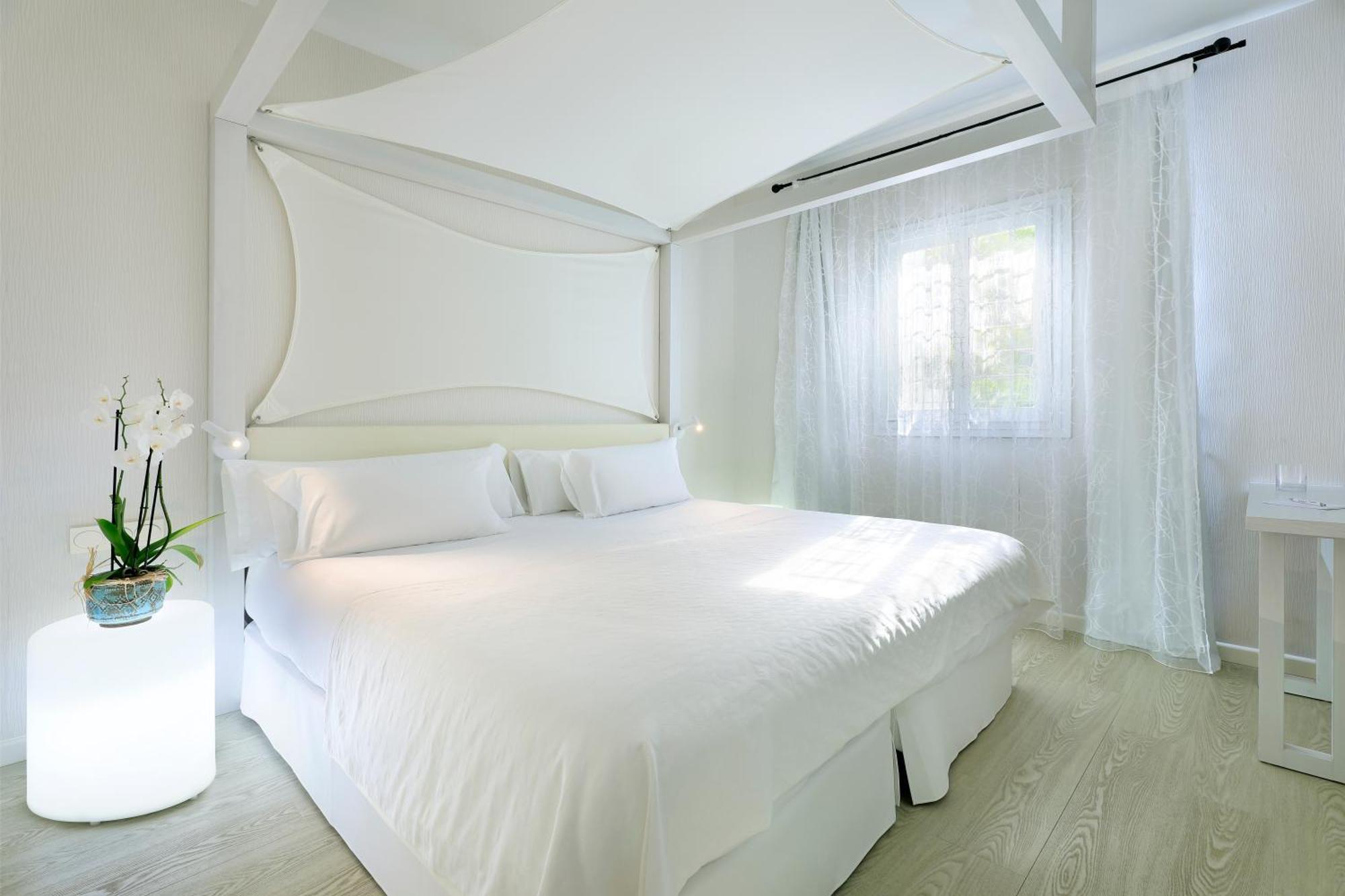 Blanco Hotel Formentera Es Pujols Exterior foto